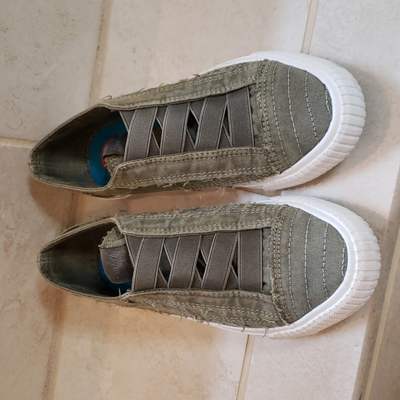 Women's Wave Slip-On Sneaker In Grey Nothing New®, 59% OFF